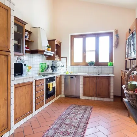 Luxury Italian Villa With Pool & Air Conditioning Villa *